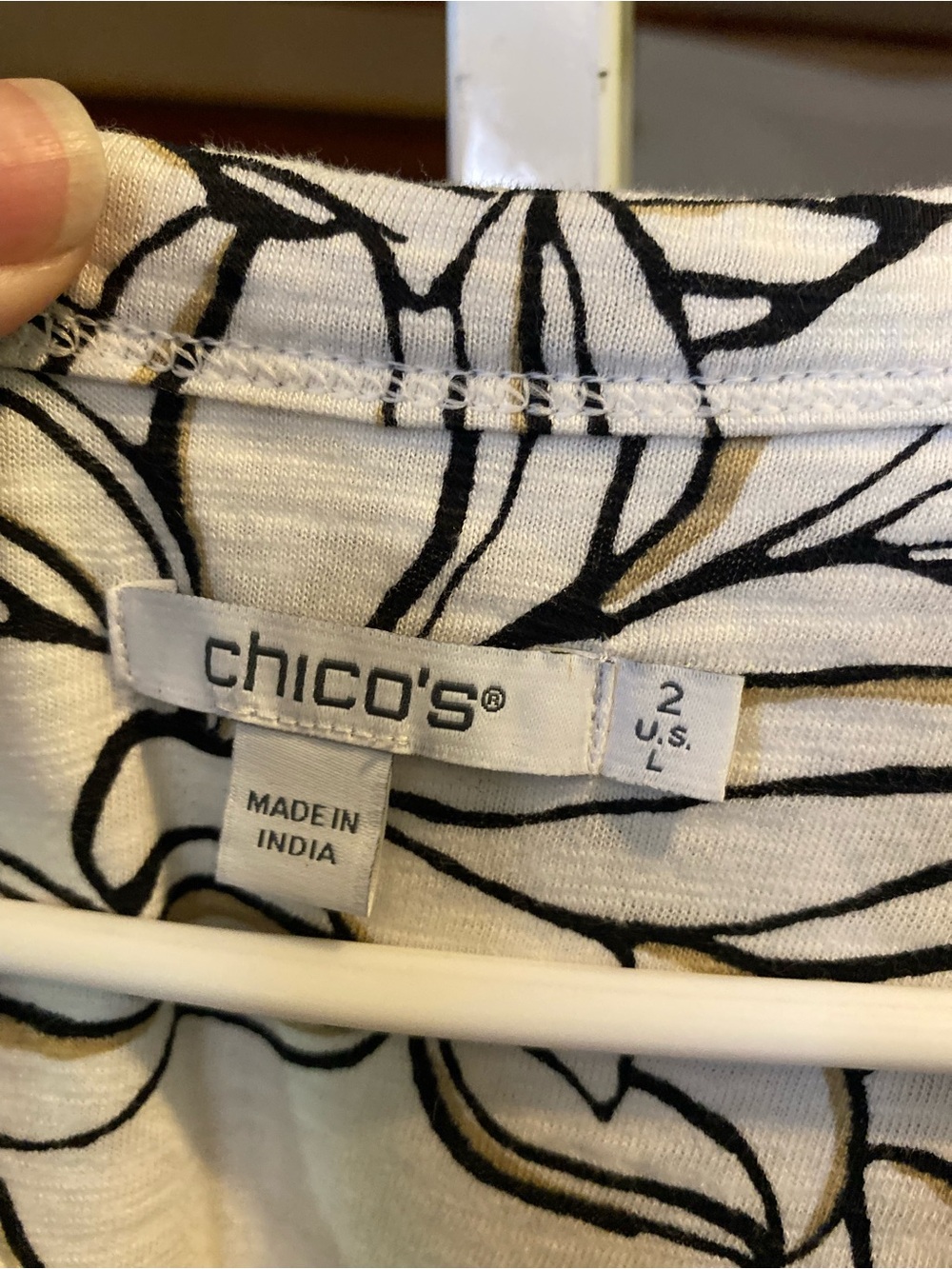 Chico's White Button-Front Blouse with Black Leaf Outline - Picture 2 of 2